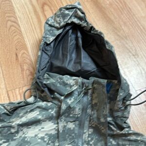 GORE-TEX Official US Army Issued Extreme Cold/Wet Weather XS-S Jacket